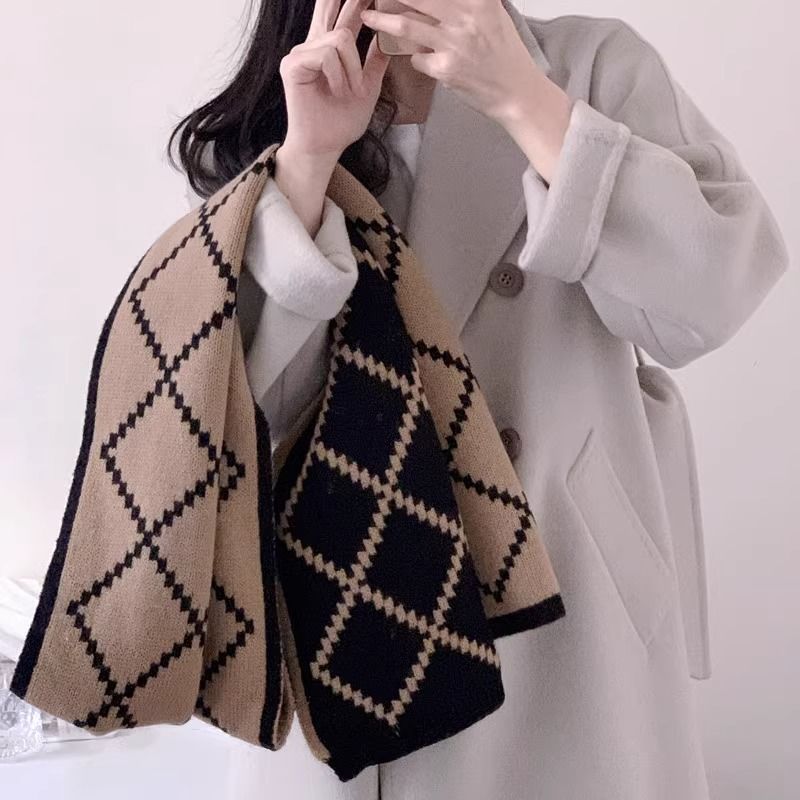 Eternal Symmetry: The Thickened Diamond Wool Scarf