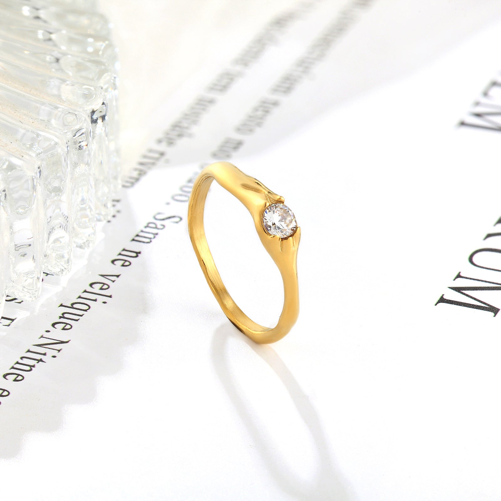 Women’s Geometric Dual-Style Gold Titanium Ring