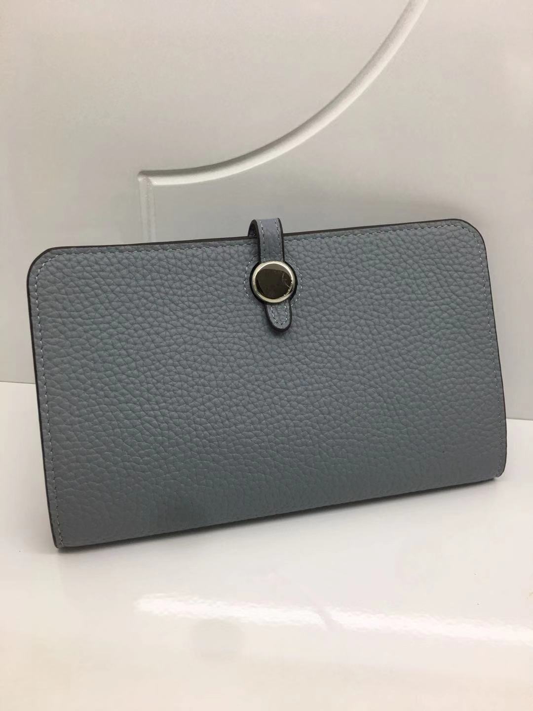 The Voyager: Top-Grain Leather Passport Vault