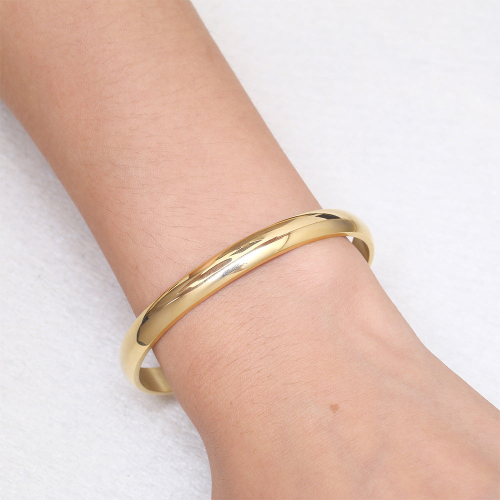 The Essential Glow: 7mm Polished C-Shape Cuff