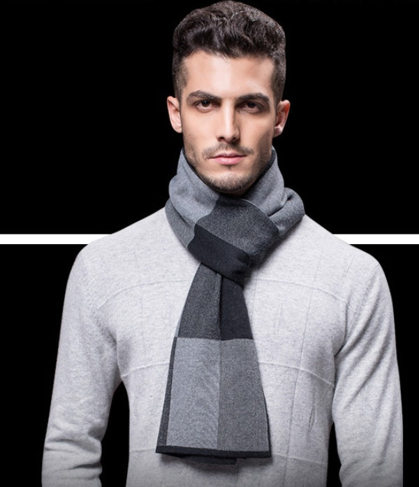 Artisanal Heritage: The Jacquard Wool Plaid Scarf