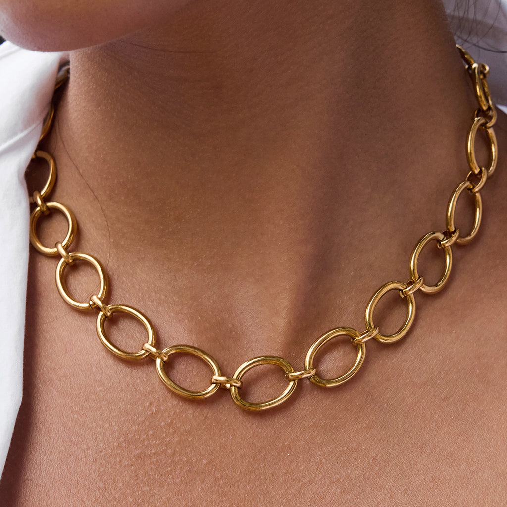 The Eternal Link – Minimalist Geometric Titanium Necklace