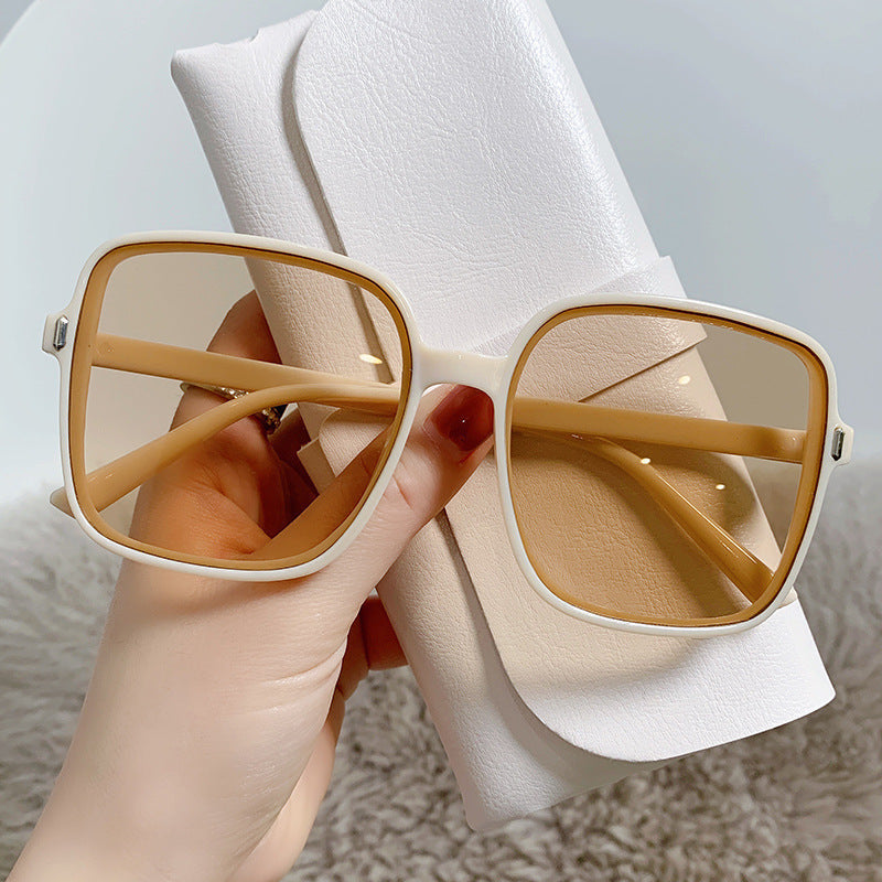 The Retro Muse: Gradient Vintage Series