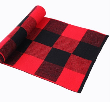 Artisanal Heritage: The Jacquard Wool Plaid Scarf