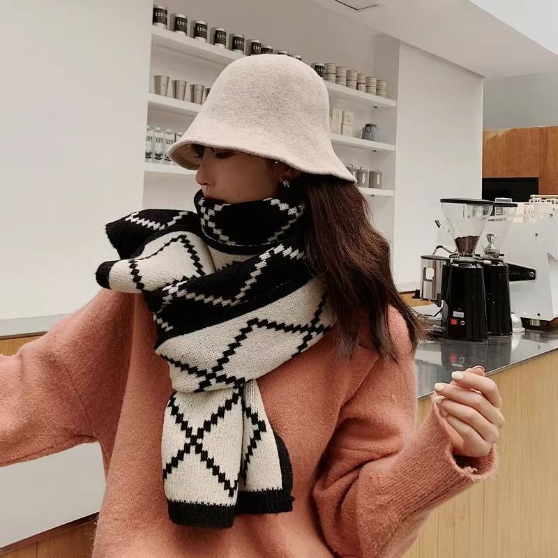 Eternal Symmetry: The Thickened Diamond Wool Scarf