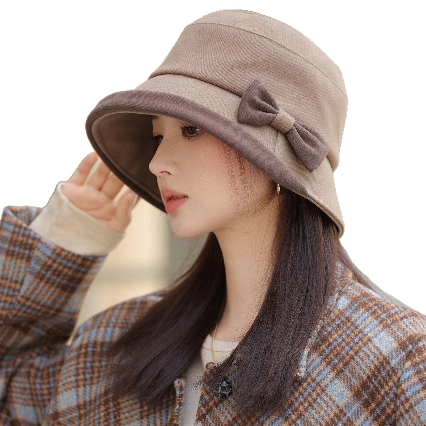 The Velvet-Touch Bow Cloche: Elegance in Every Stitch
