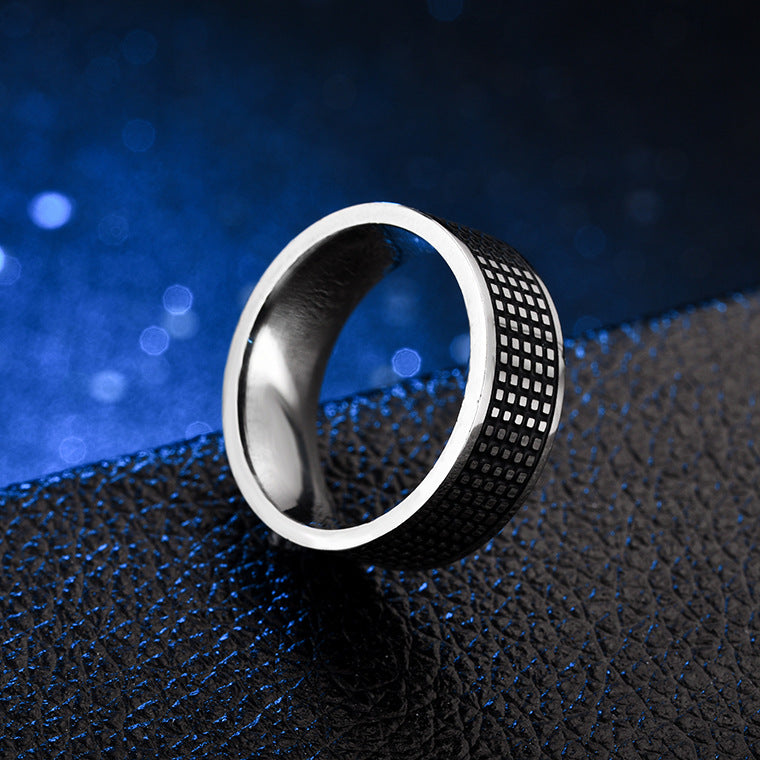 Men’s Essential Vintage Engraved Band