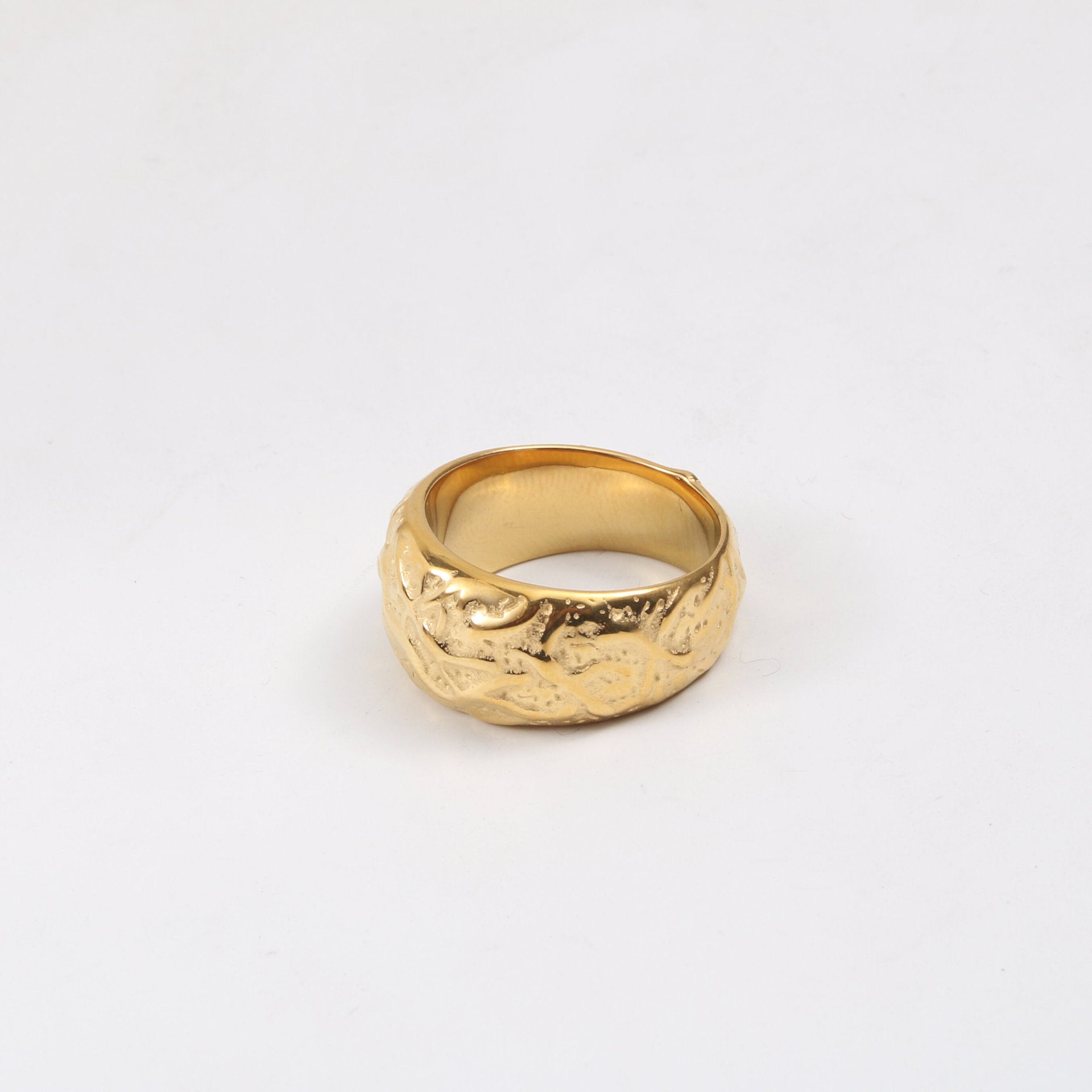 Women’s Crater-Texture Diamond Titanium Ring