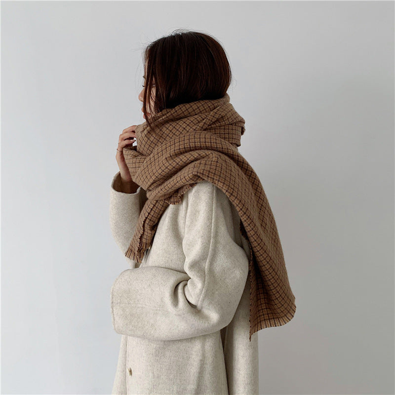 Heritage Warmth: The Classic Brown Plaid Scarf