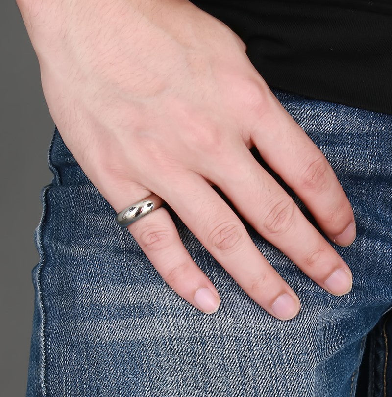 Men’s Minimalist Light-Body Titanium Ring