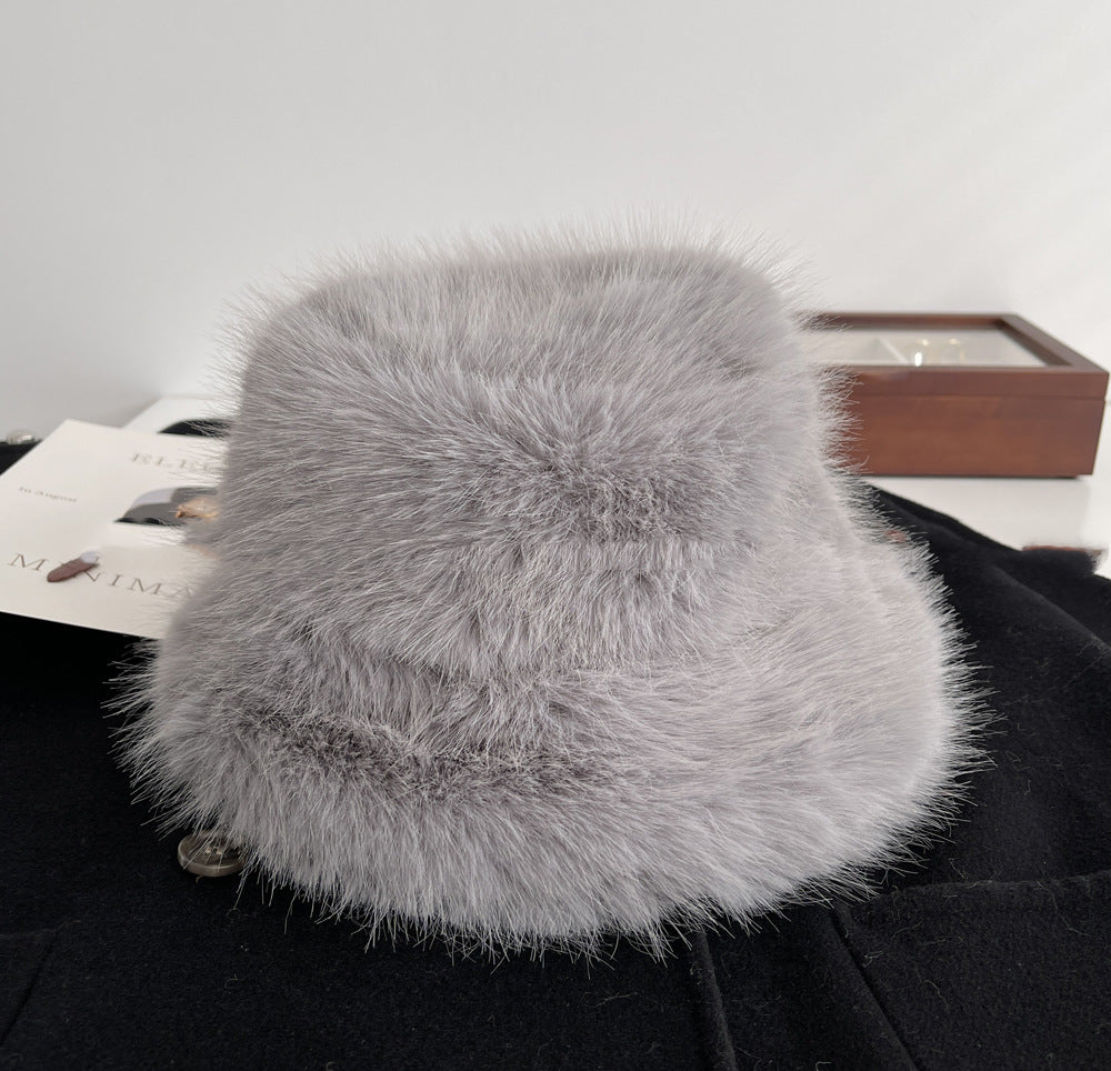 Urban Plush Heritage: The Essential Winter Bucket Hat