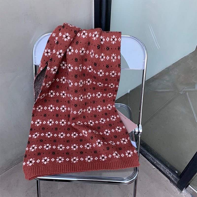 Nordic Bloom: The Thickened Woolen Winter Scarf