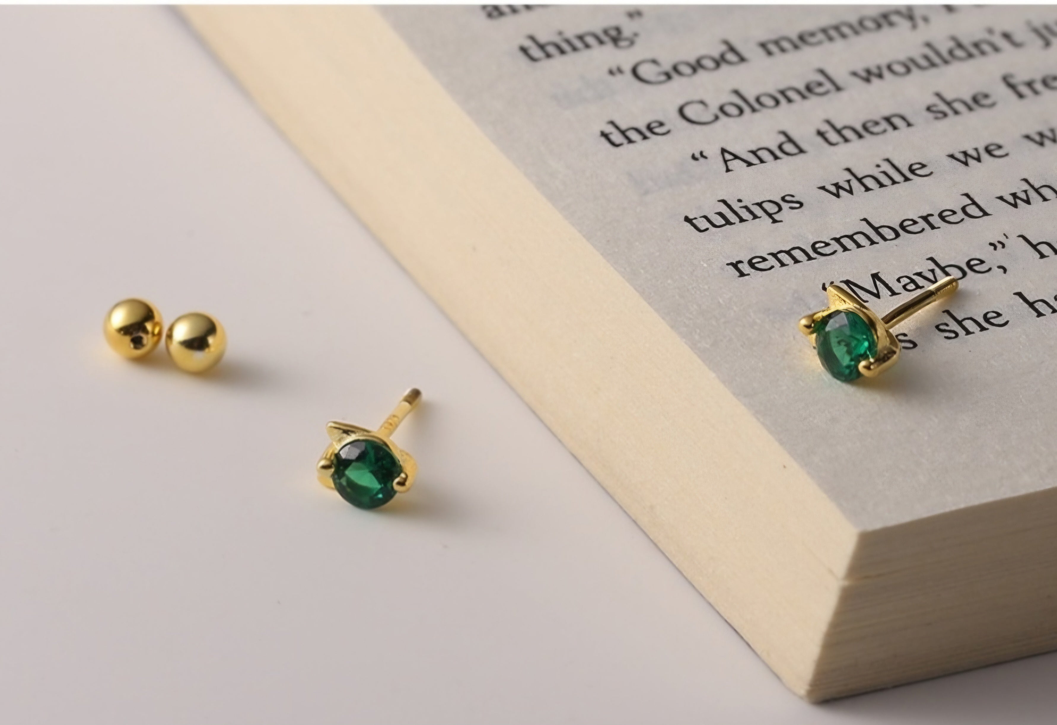 Handmade 925 Sterling Silver Green Cat Studs