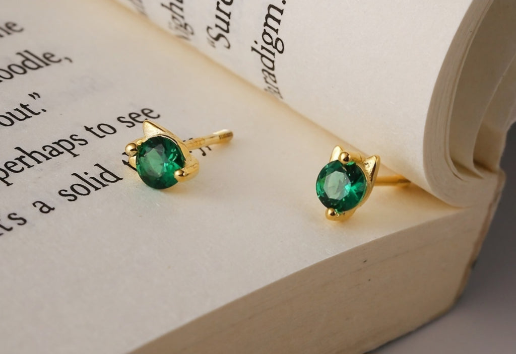 Handmade 925 Sterling Silver Green Cat Studs