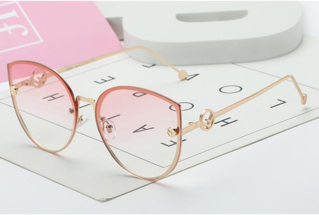 The Traveler: Precision Titanium Eyewear
