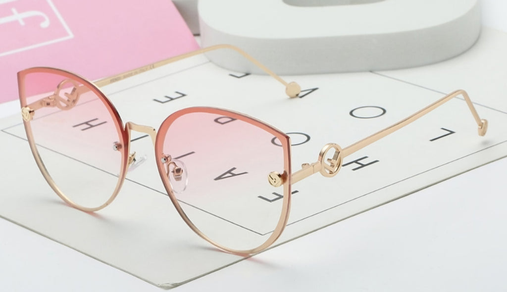 The Traveler: Precision Titanium Eyewear
