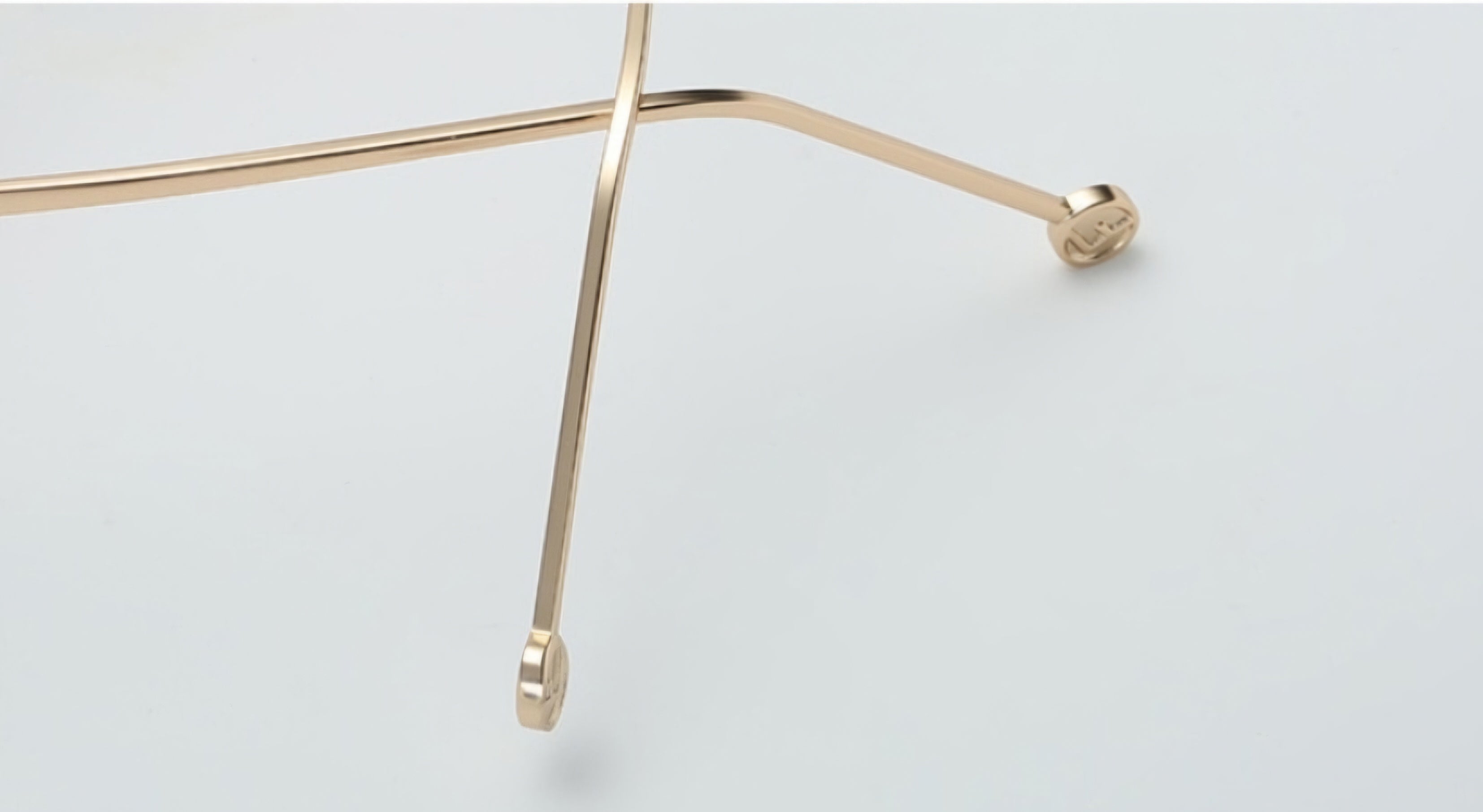 The Traveler: Precision Titanium Eyewear