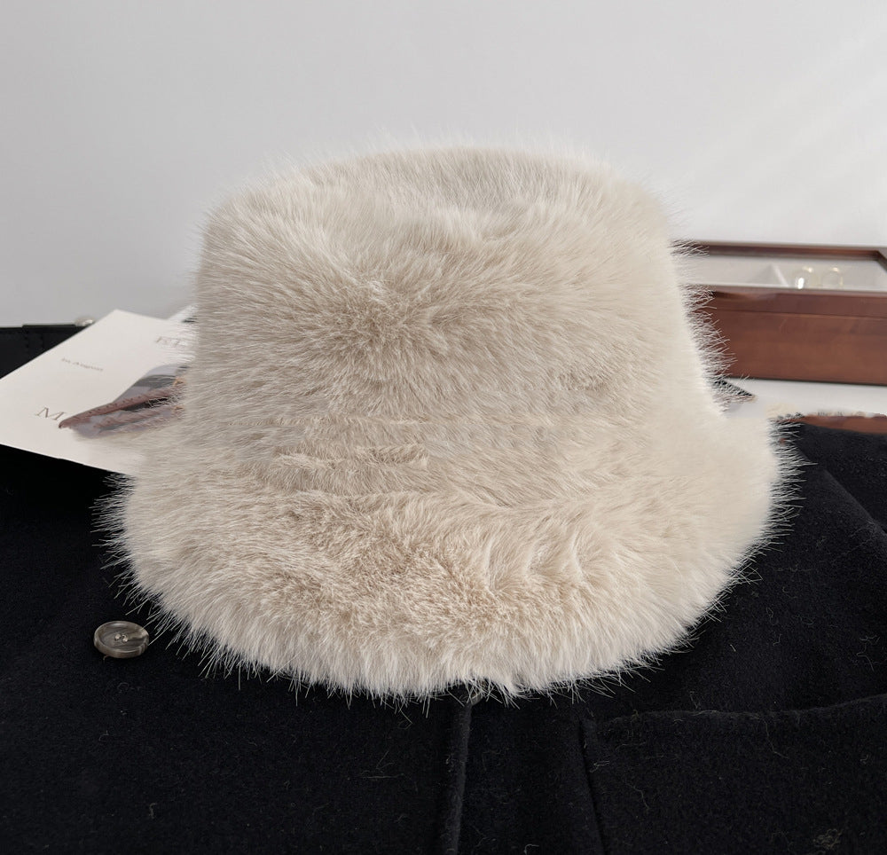 Urban Plush Heritage: The Essential Winter Bucket Hat