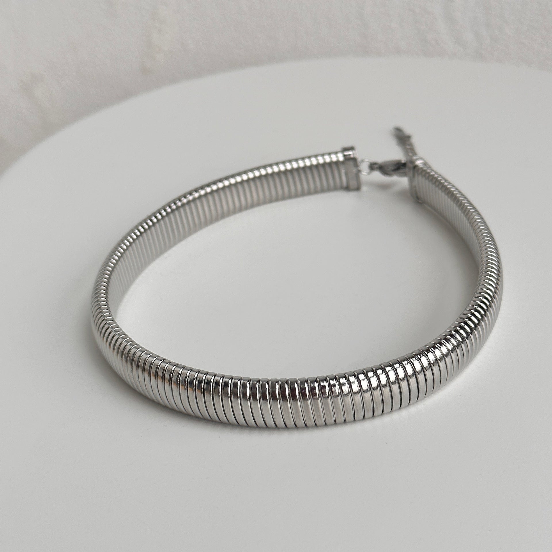 The Retro Bold Choker: Titanium Ribbed Necklace