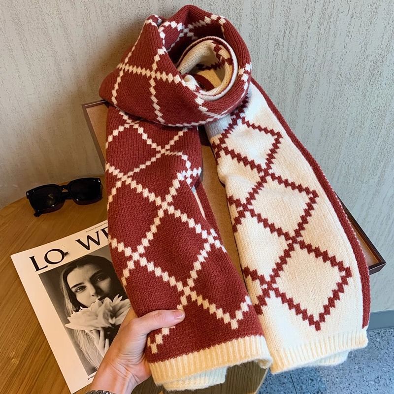 Eternal Symmetry: The Thickened Diamond Wool Scarf