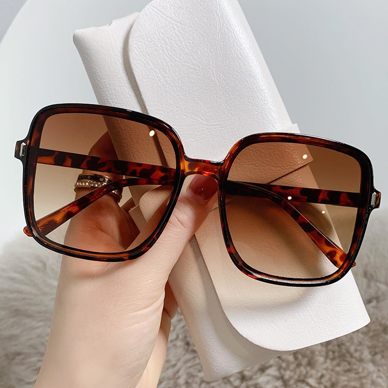 The Retro Muse: Gradient Vintage Series
