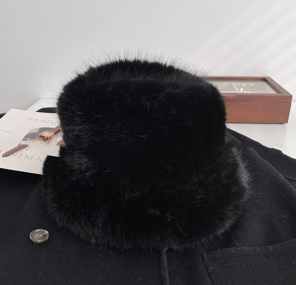 Urban Plush Heritage: The Essential Winter Bucket Hat