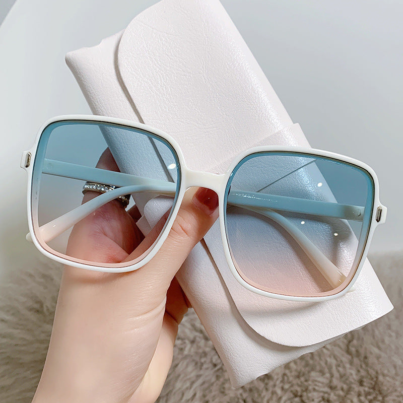 The Retro Muse: Gradient Vintage Series