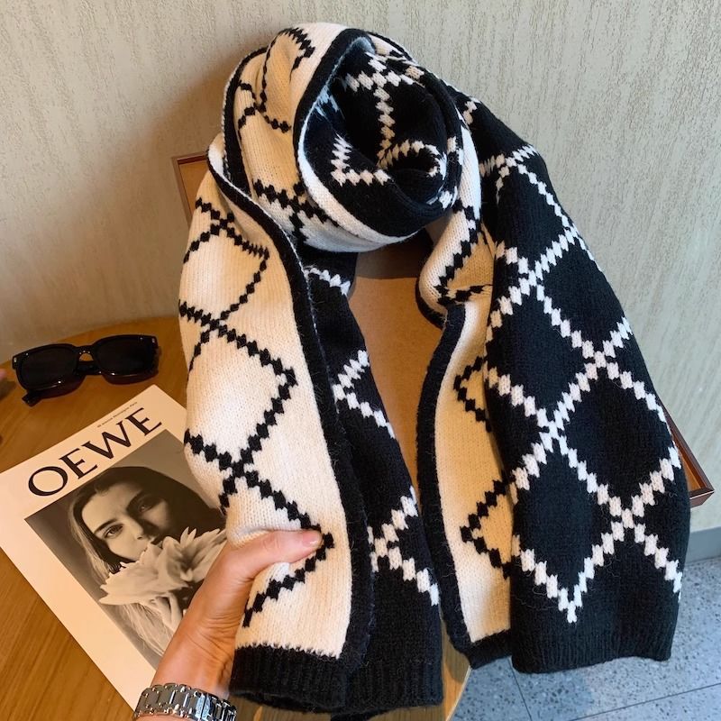 Eternal Symmetry: The Thickened Diamond Wool Scarf