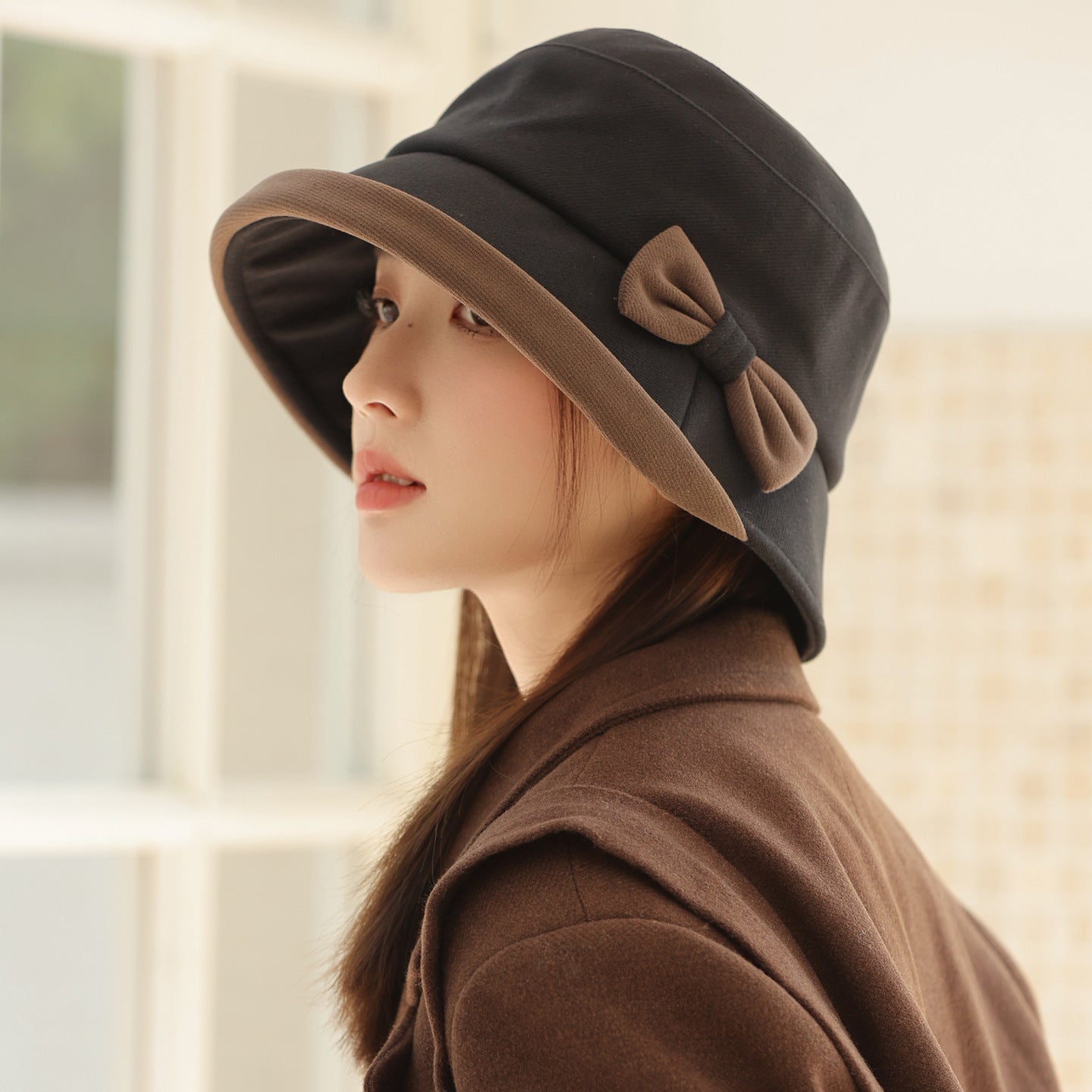 The Velvet-Touch Bow Cloche: Elegance in Every Stitch